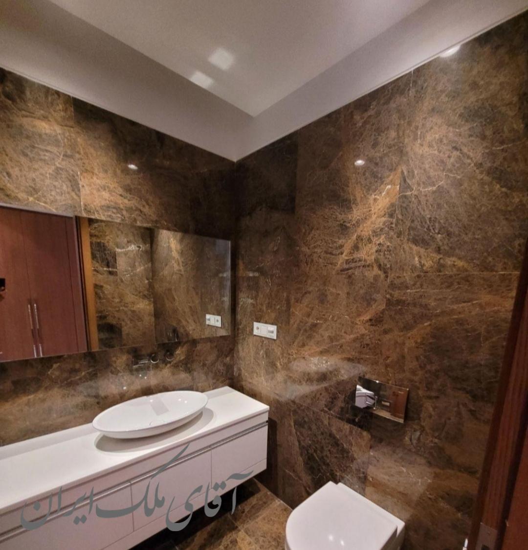 203 متر لاهور / تک واحدی / شیک و مدرن/ ویو ابدی