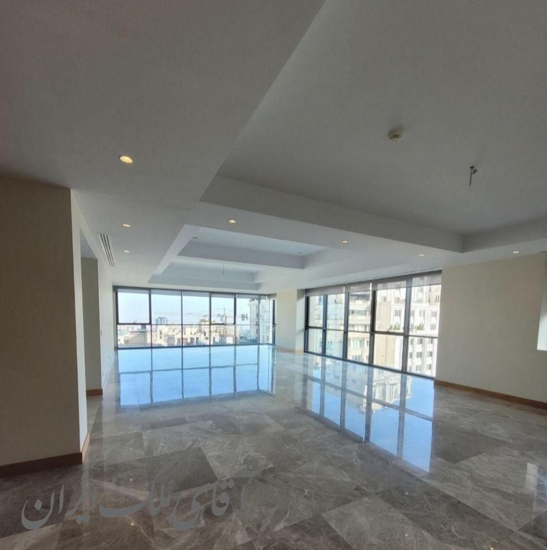 203 متر لاهور / تک واحدی / شیک و مدرن/ ویو ابدی