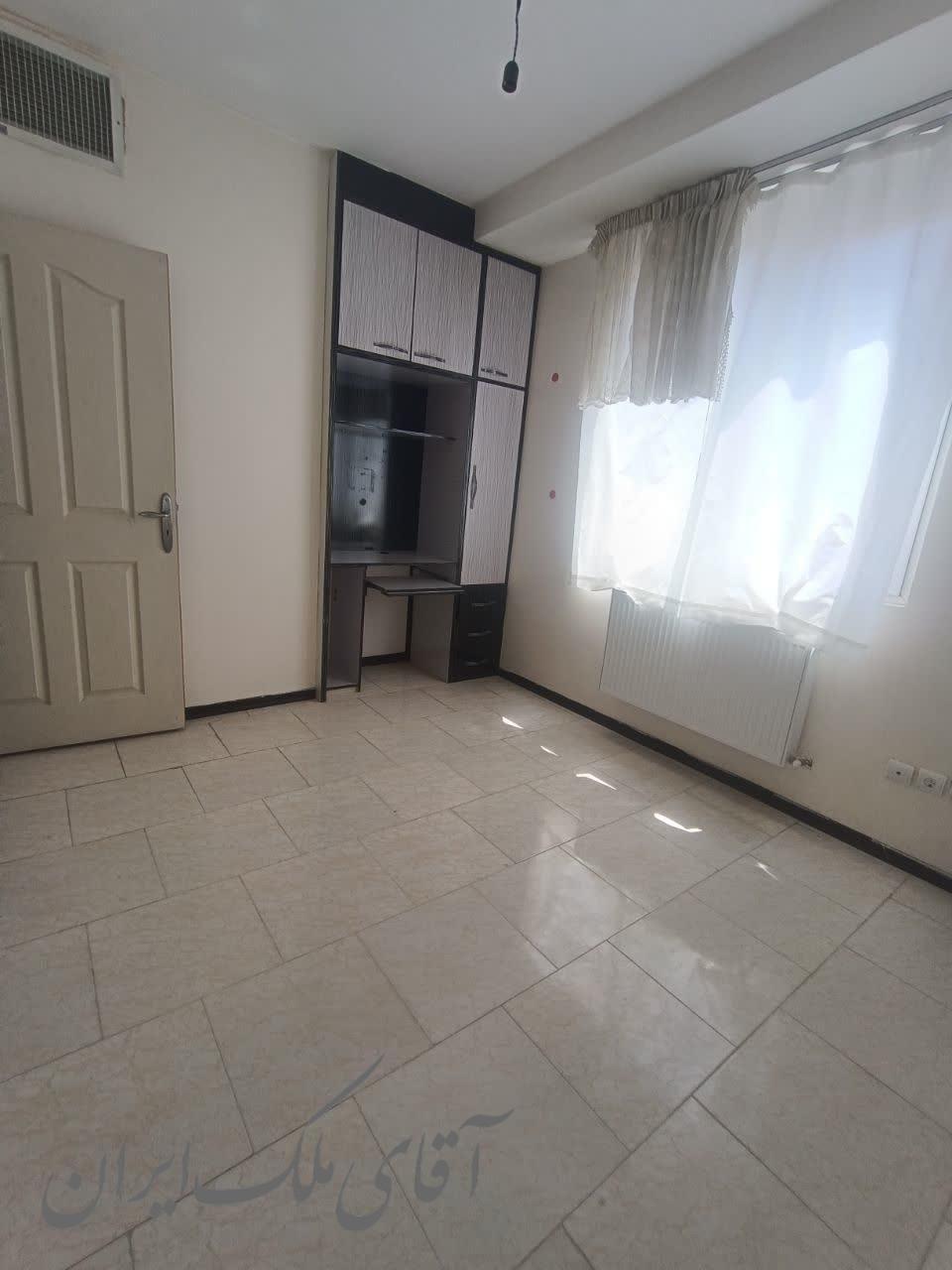 ۷۵ متر پر نور