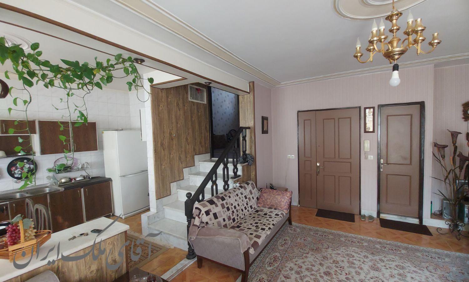 آپارتمان ۸۳ متری در ۳ طبقه بصورت یکجا