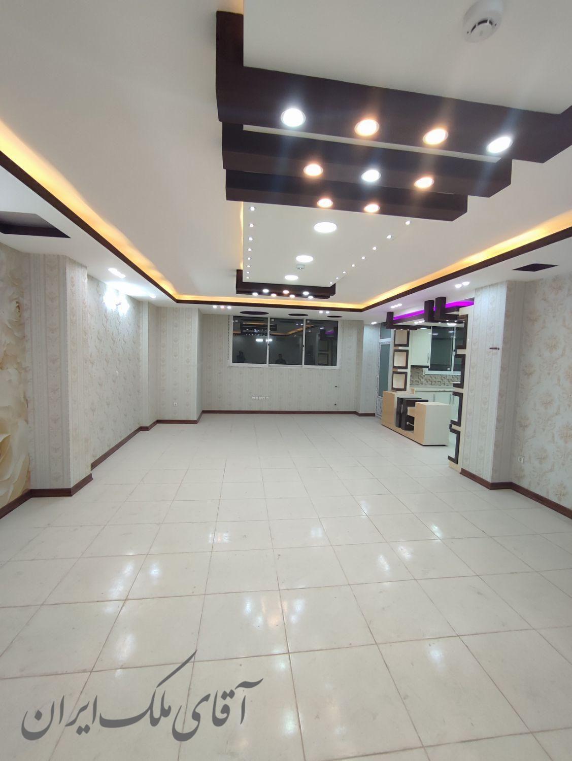 ۱۳۵ متری/ سه خوابه/ دو کله نور/ برازنده