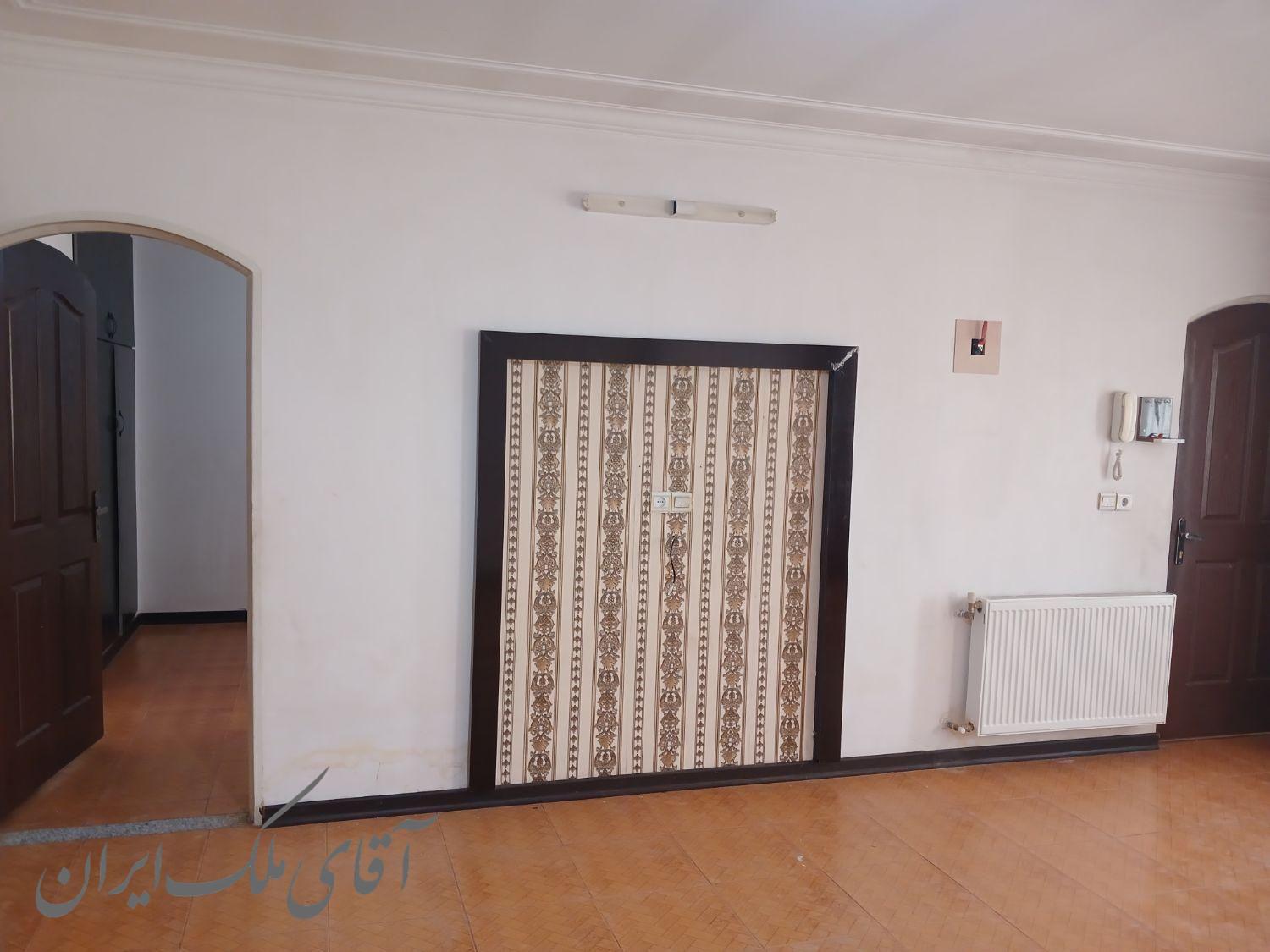 خانه سه طبقه دو خواب