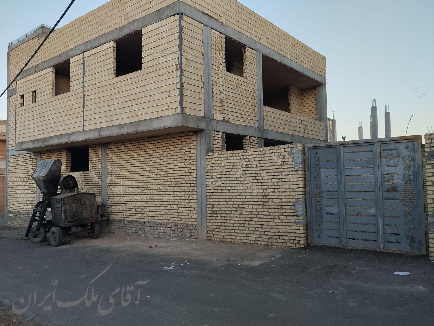 ساختمان ۲طبقه ۲نبش نزدیک فلکه صنایع در ورنامخواست